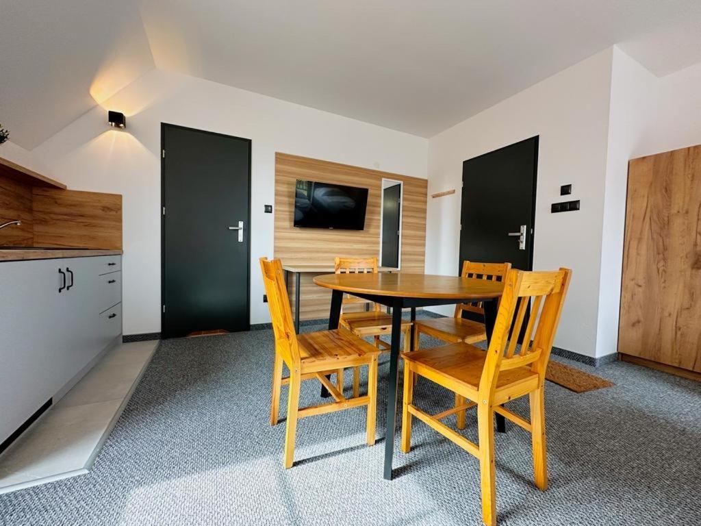 Hotel Czerwone Korale Cielimowo Kültér fotó