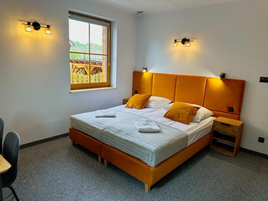 Hotel Czerwone Korale Cielimowo Kültér fotó