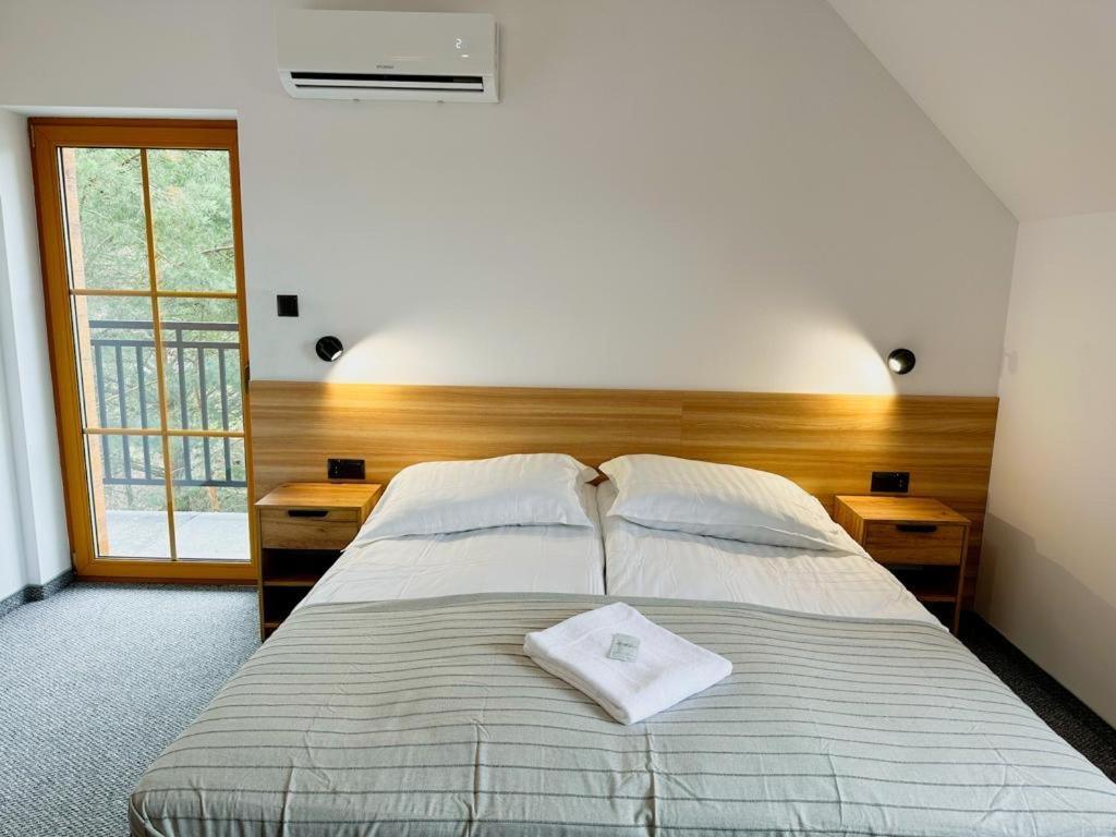 Hotel Czerwone Korale Cielimowo Kültér fotó
