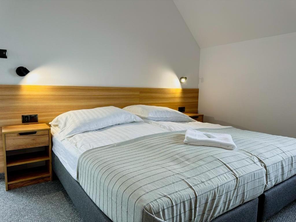 Hotel Czerwone Korale Cielimowo Kültér fotó