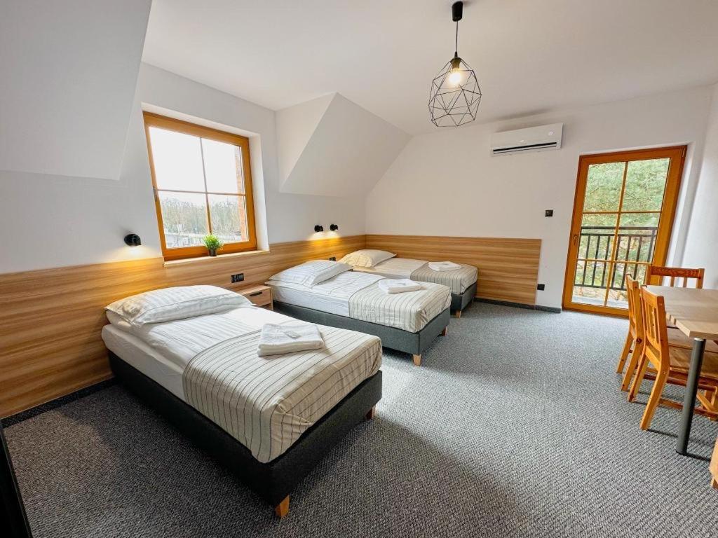 Hotel Czerwone Korale Cielimowo Kültér fotó