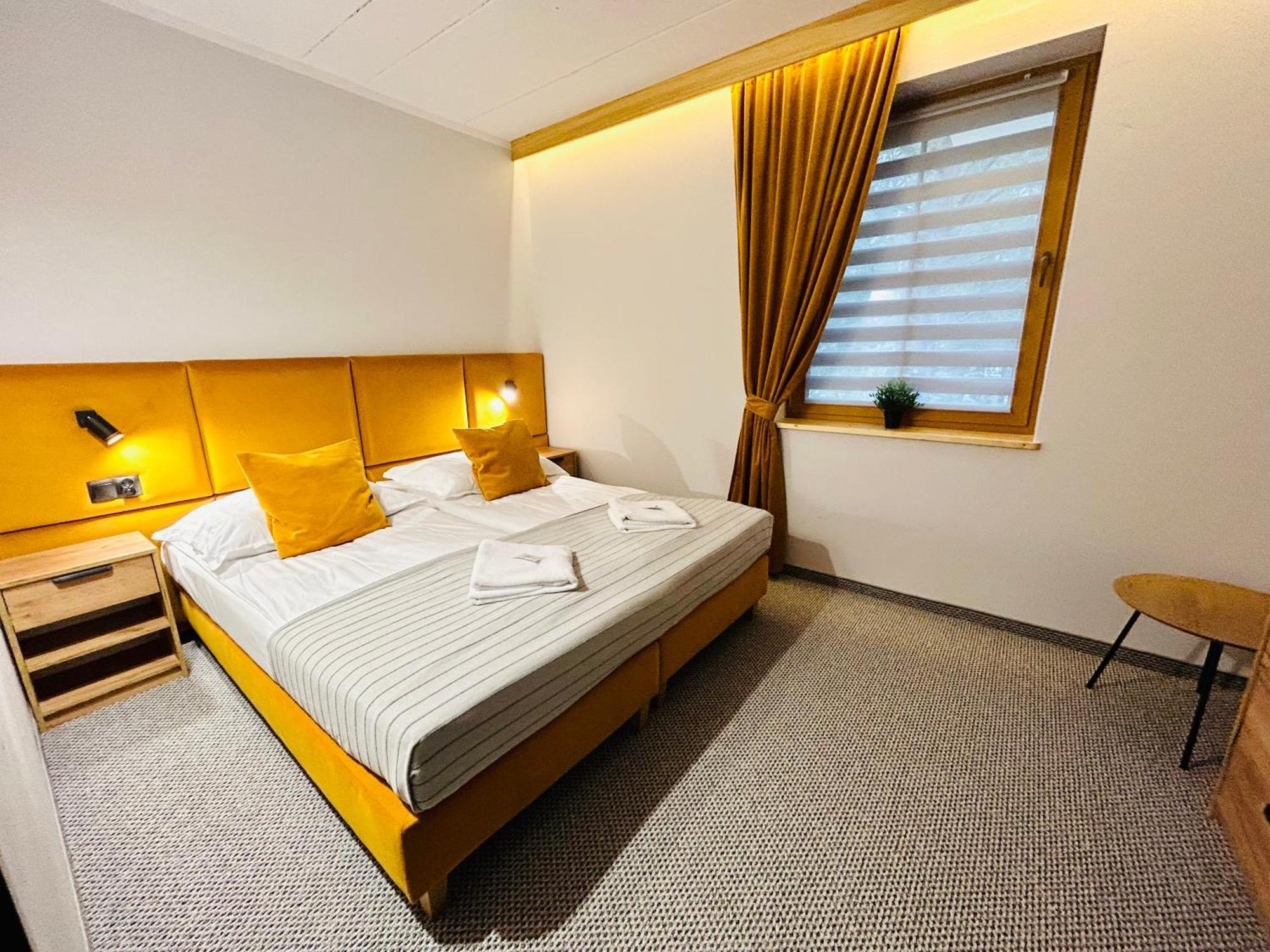 Hotel Czerwone Korale Cielimowo Kültér fotó