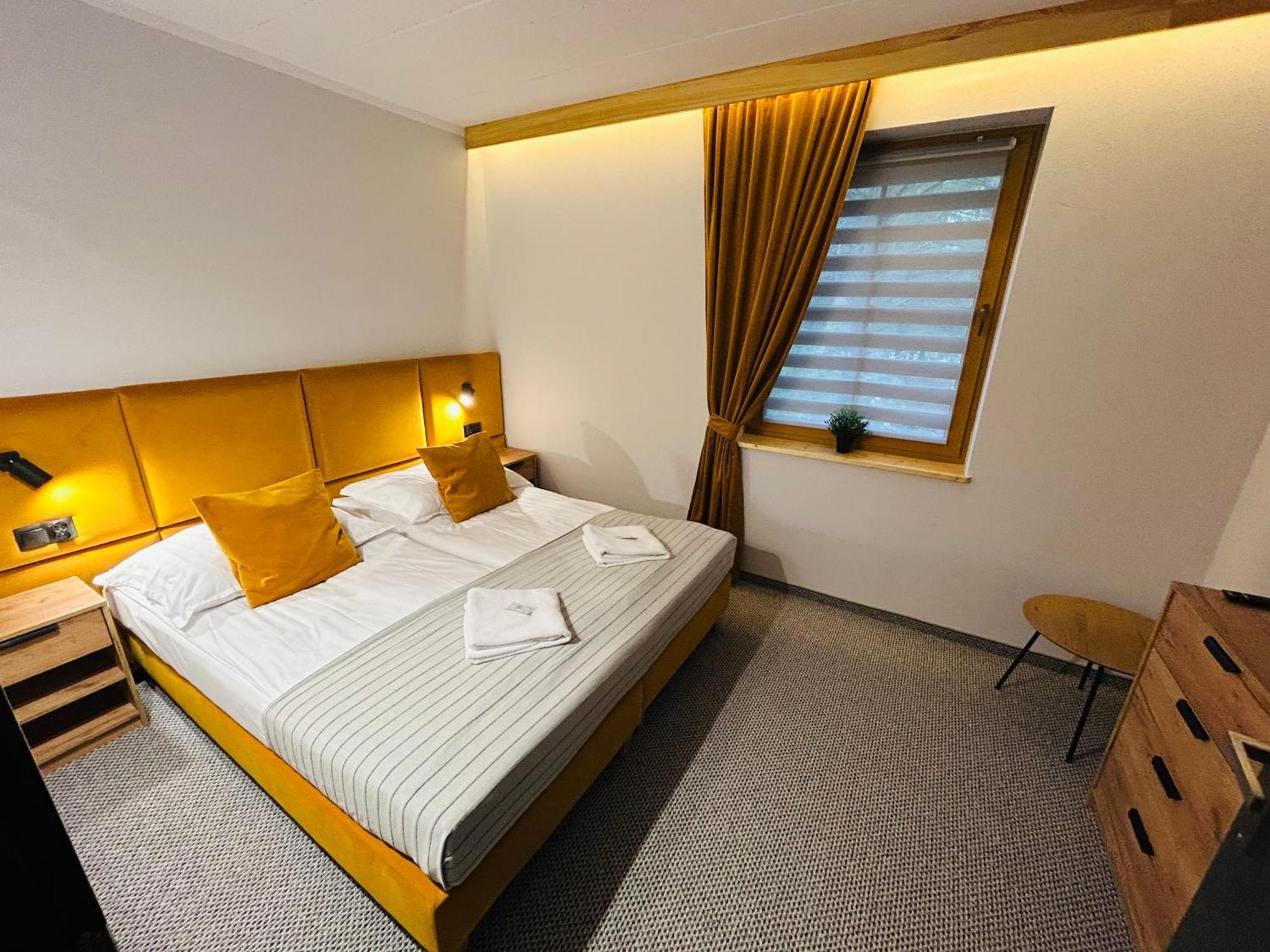 Hotel Czerwone Korale Cielimowo Kültér fotó