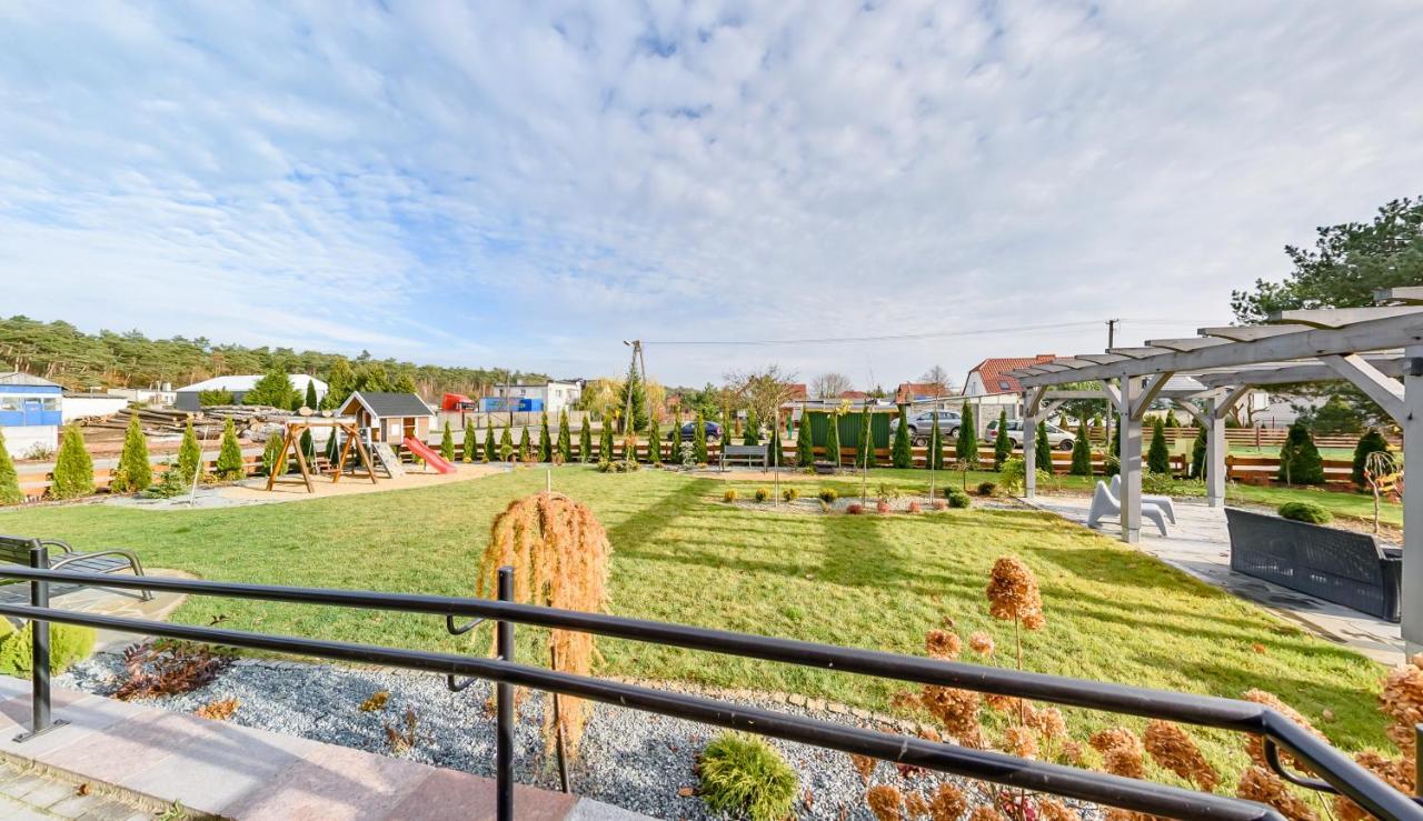 Hotel Czerwone Korale Cielimowo Kültér fotó