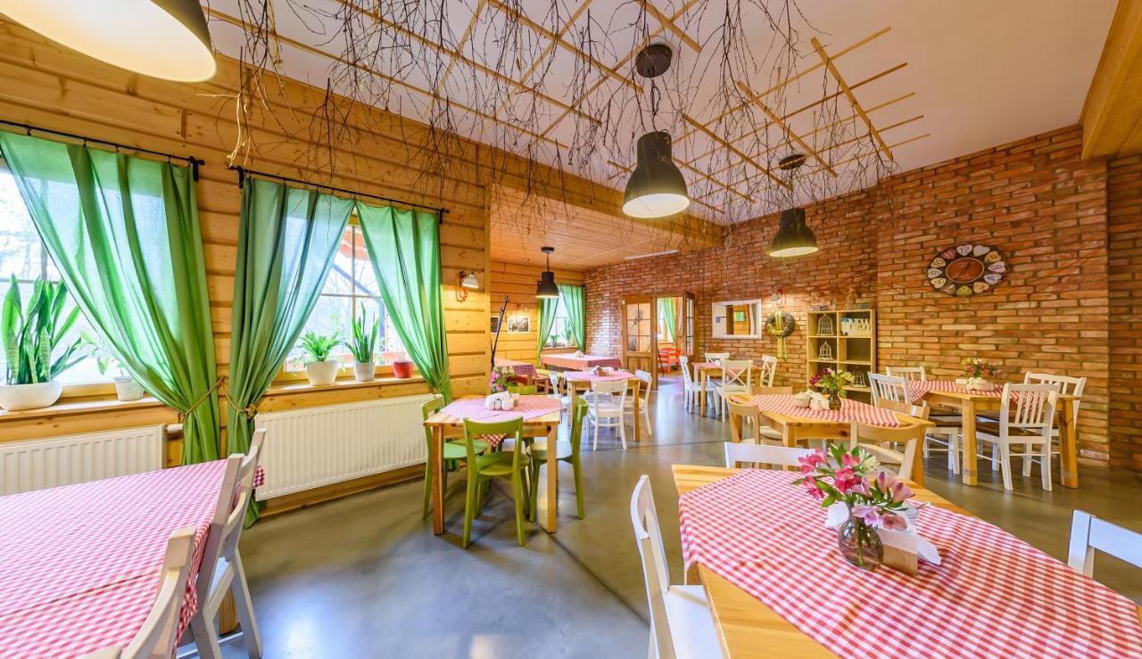 Hotel Czerwone Korale Cielimowo Kültér fotó